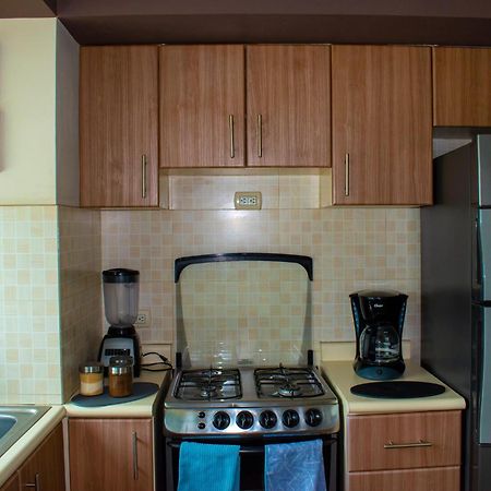 2 Rooms, 1 King Size Bed, 64" Smart Hdtv Guatemala City Exterior photo