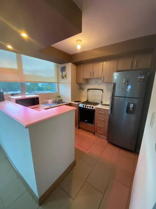 2 Rooms, 1 King Size Bed, 64" Smart Hdtv Guatemala City Exterior photo