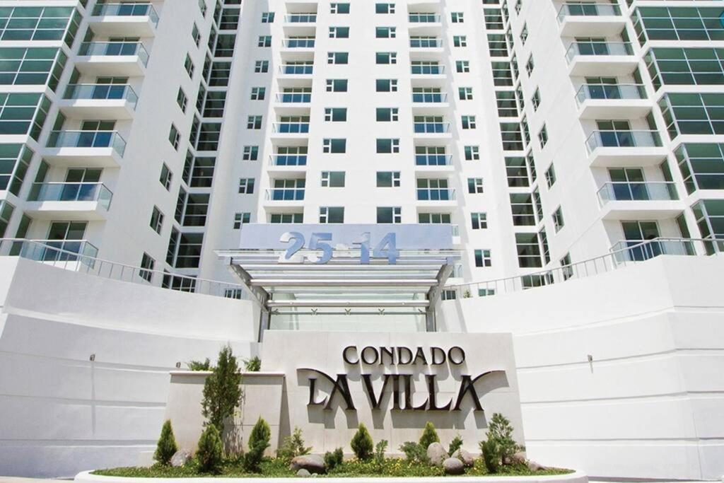 2 Rooms, 1 King Size Bed, 64" Smart Hdtv Guatemala City Exterior photo