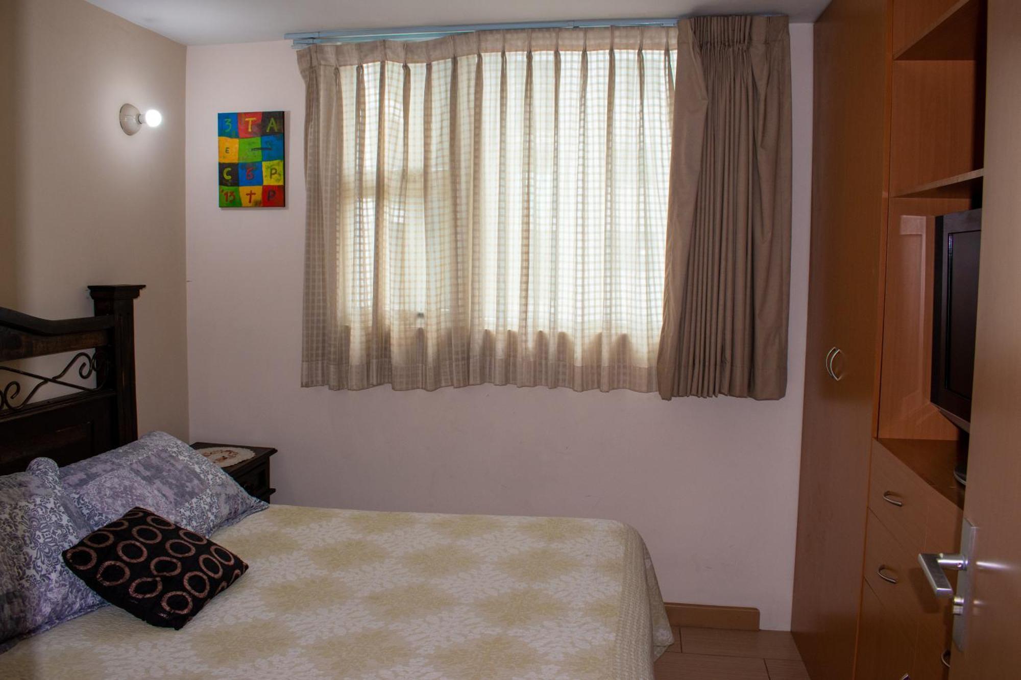 2 Rooms, 1 King Size Bed, 64" Smart Hdtv Guatemala City Exterior photo