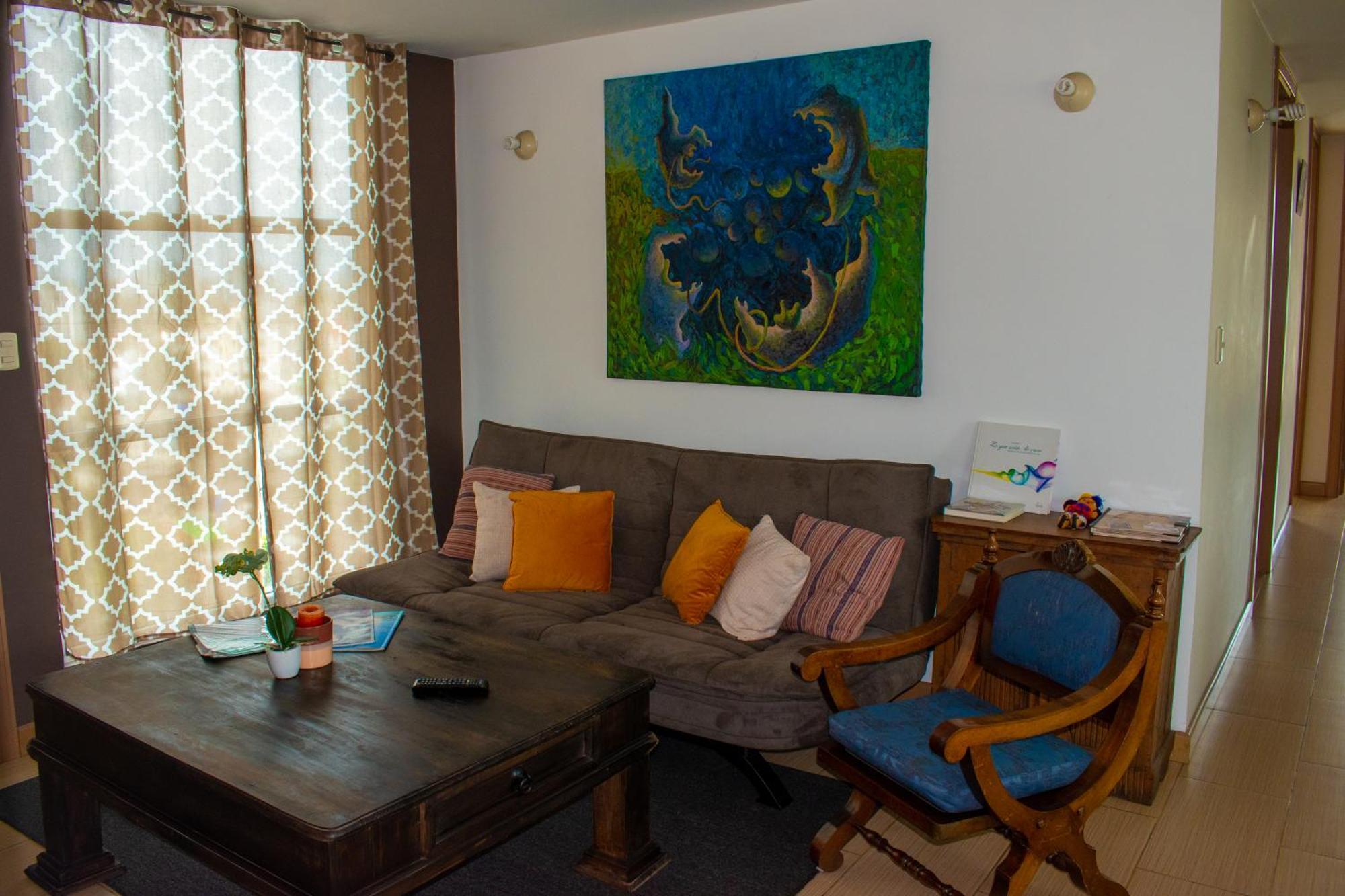 2 Rooms, 1 King Size Bed, 64" Smart Hdtv Guatemala City Exterior photo