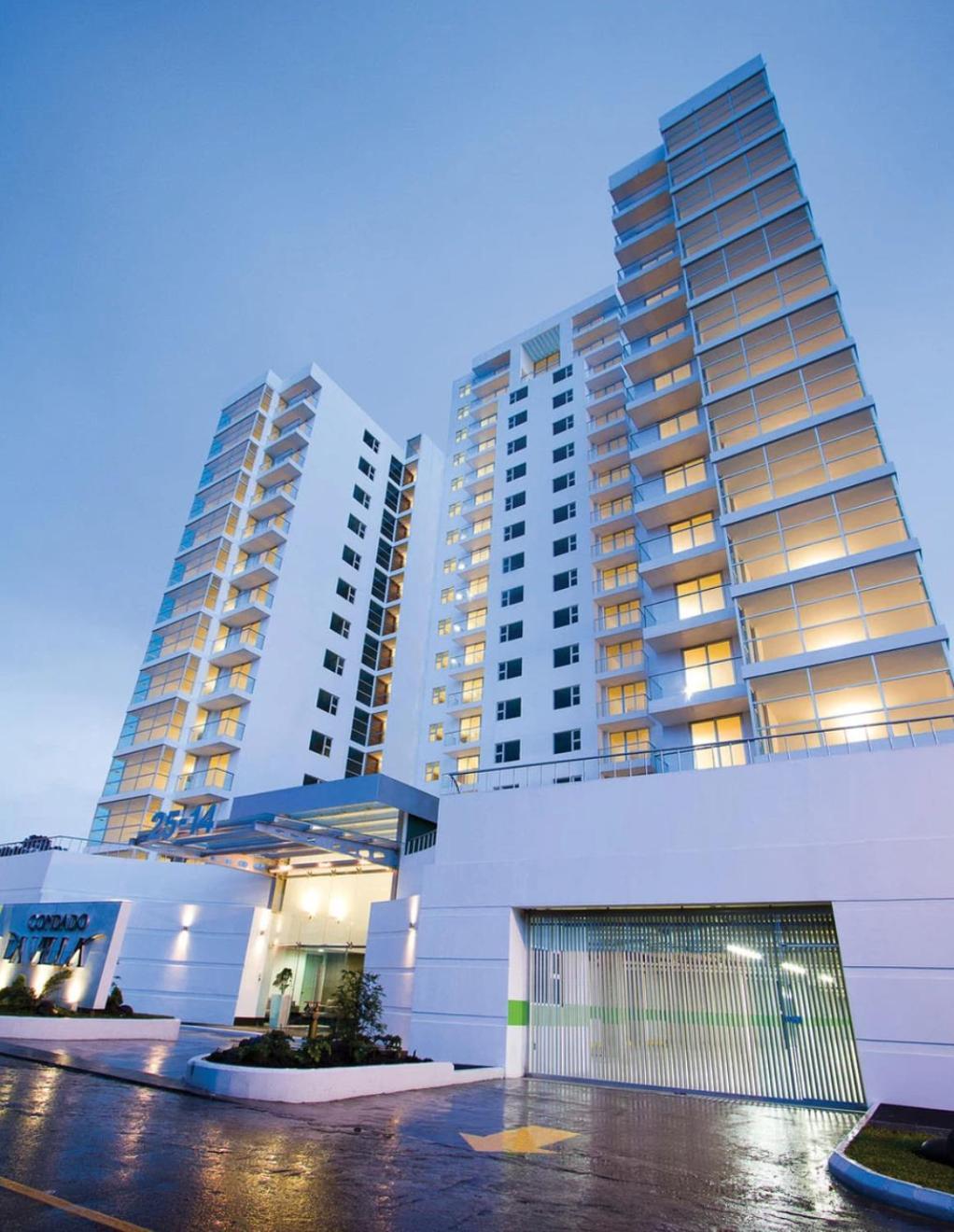 2 Rooms, 1 King Size Bed, 64" Smart Hdtv Guatemala City Exterior photo
